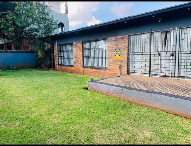 3 BEDROOM FREEHOLD FOR SALE IN VANDERBIJLPARK CW 2